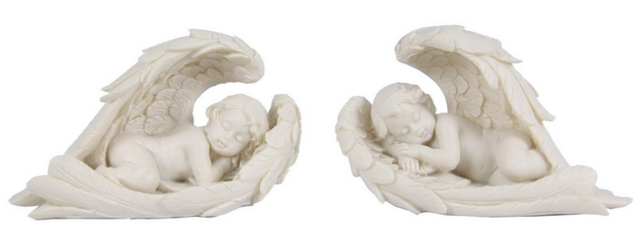 Cherub Lying in Wings