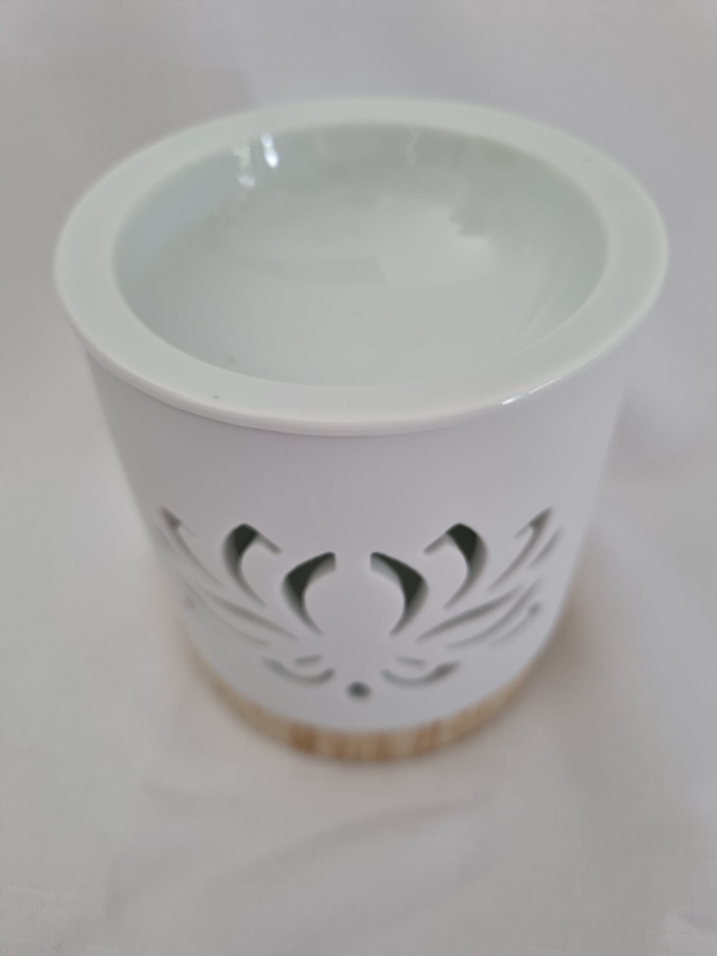 White Lotus Oil Burner