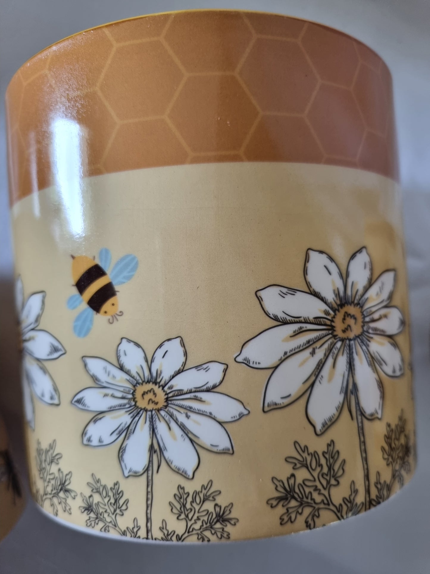 Floral Bee Pot